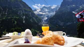 Frühstück auf der Terrasse