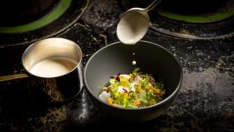 Restaurantbesuch mit Wein