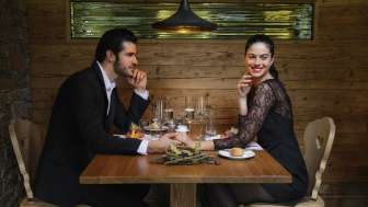 Restaurant mit Gästen