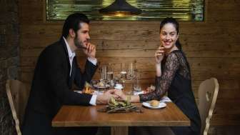 Restaurant mit Gästen