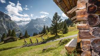 An der Alphütte vorbei