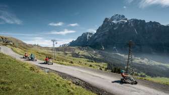 Abfahrt neben der Firstbahn