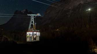 Ski Dinner beleuchtet